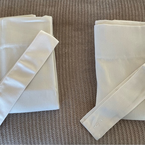 Pottery Barn Outdoor Grommet Ridea, 50 x 96 inches/ 127 x 243 cm. Never used. - Picture 2 of 10